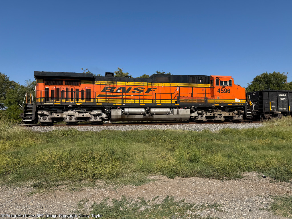 BNSF 4596